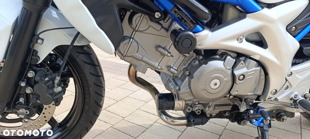 Suzuki Gladius - 36