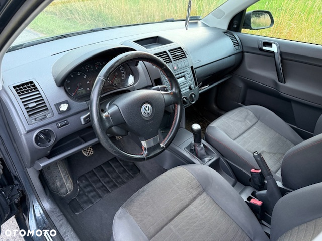 Volkswagen Polo - 2
