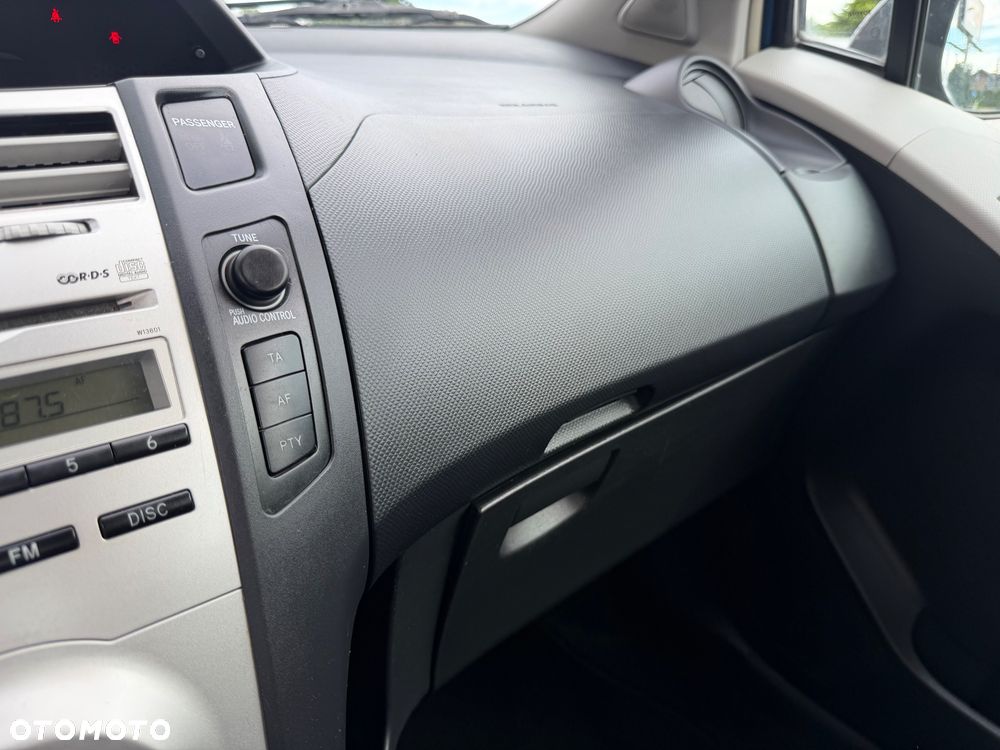 Toyota Yaris 1.0 Terra A/C - 22