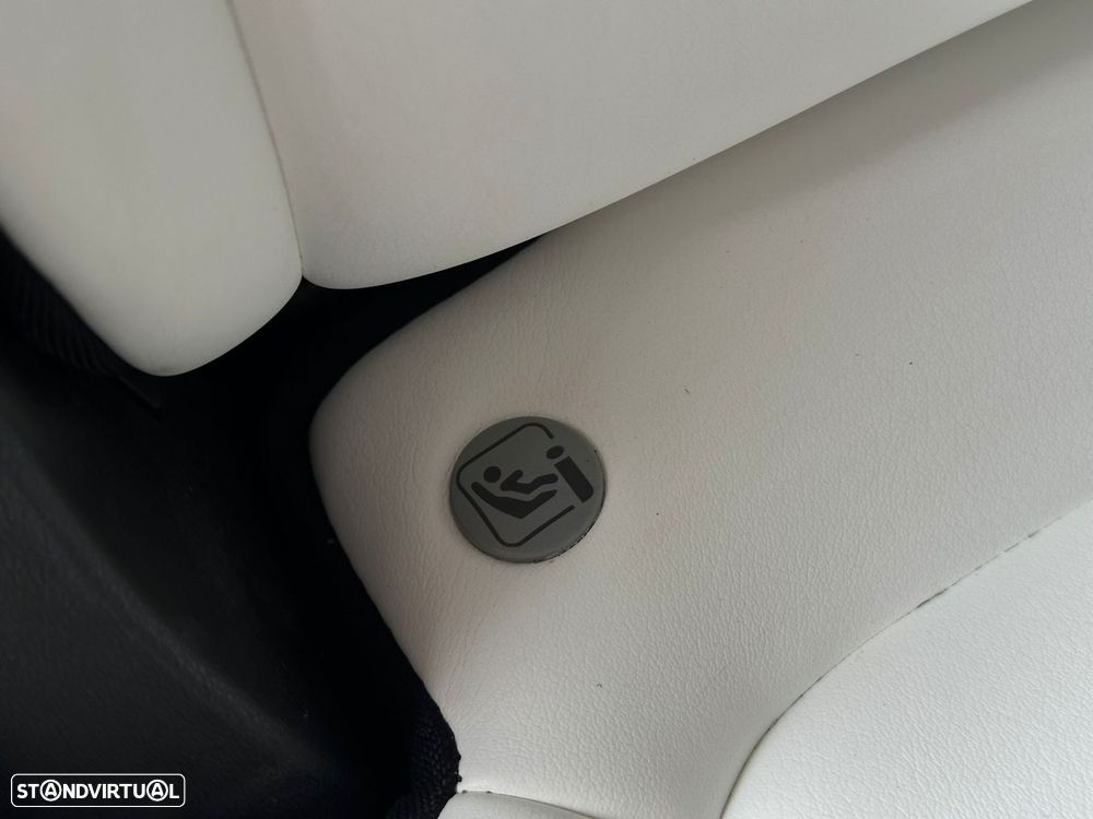 Tesla Model Y Standard RWD - 12