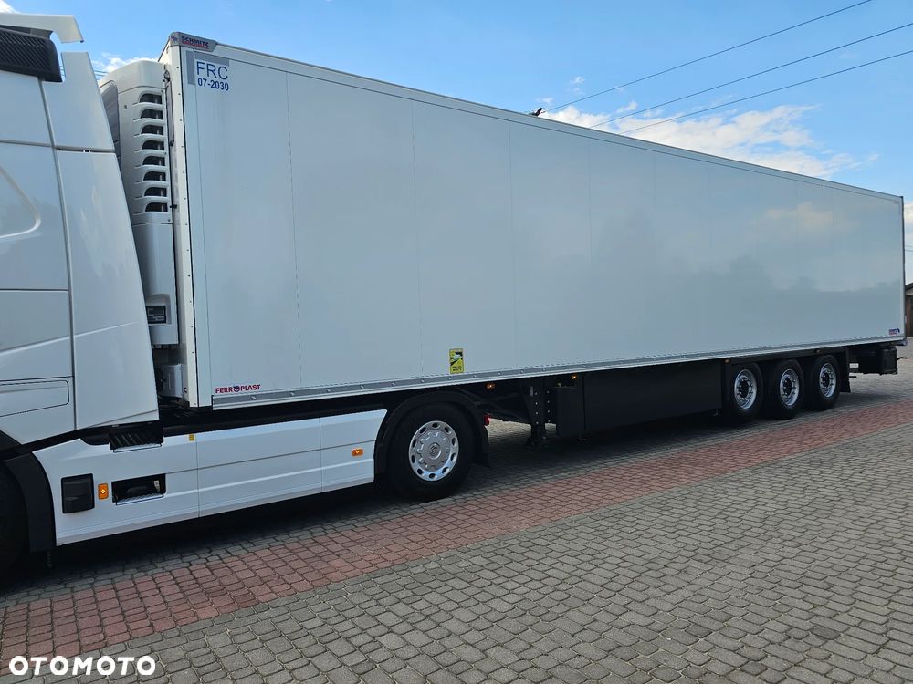 Schmitz Cargobull CHŁODNIA szer.KWIATOWA 2.50m OŚ PODN.JAK NOWA - 11