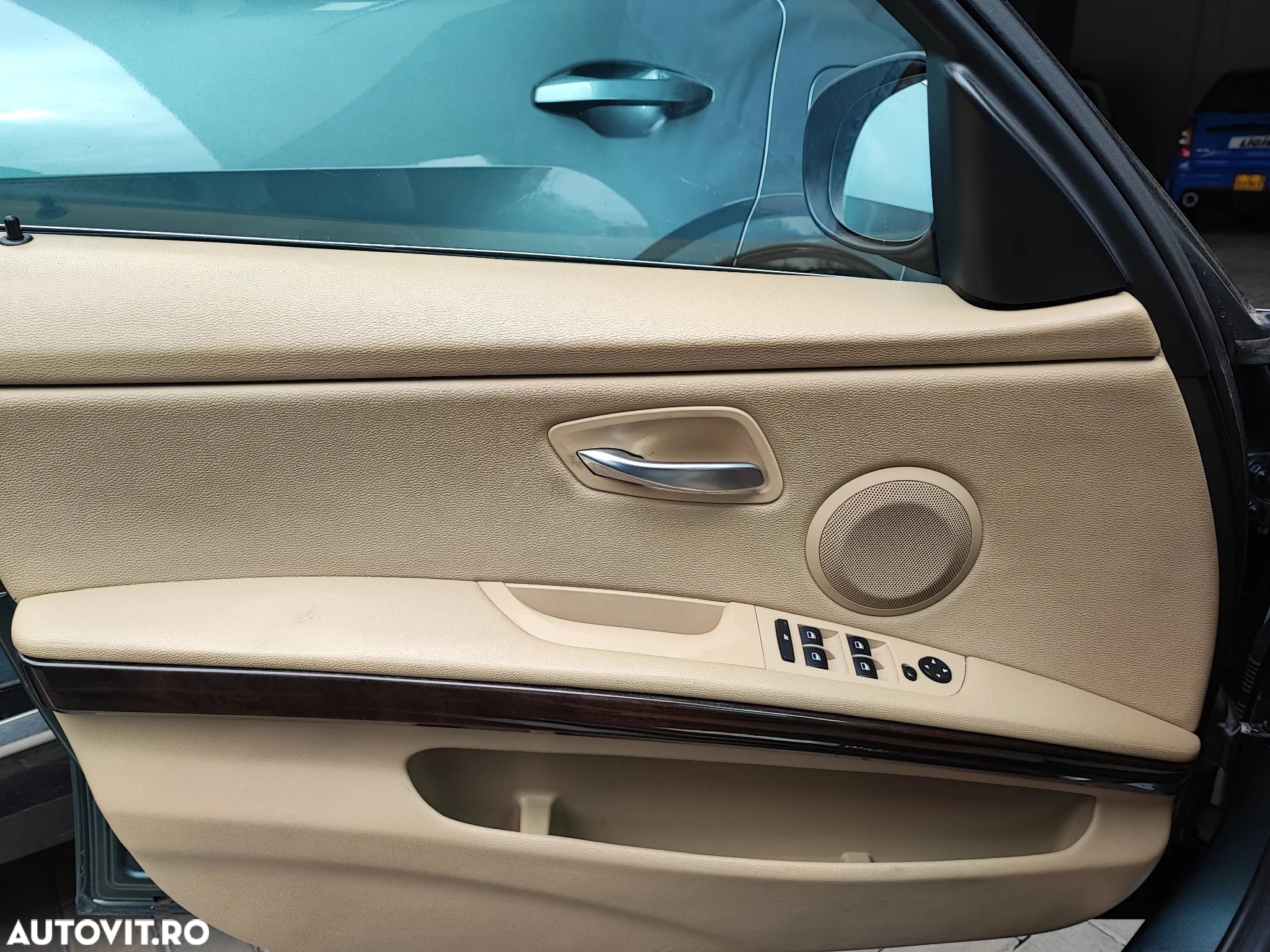 BMW Seria 3 320d EfficientDynamics Edition - 23