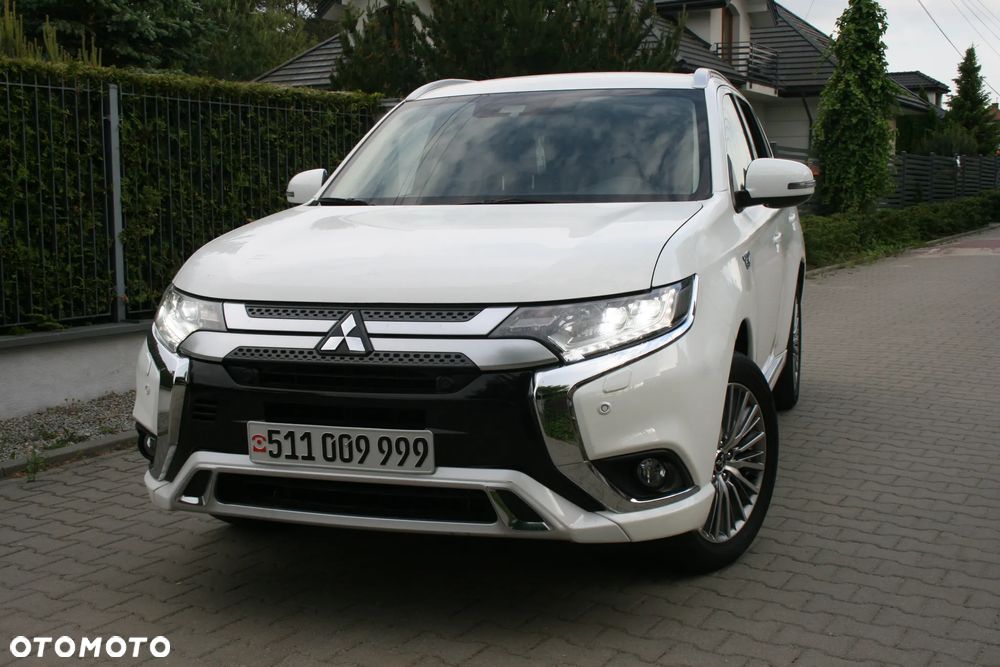 Mitsubishi Outlander - 1