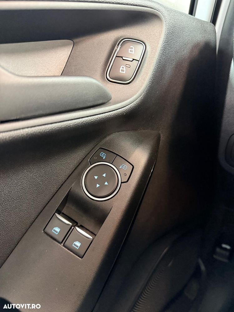 Ford Fiesta 1.1 Trend - 32