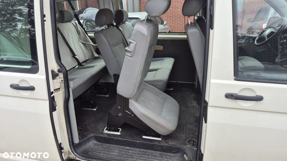 Volkswagen Transporter Shuttle Kurz - 8