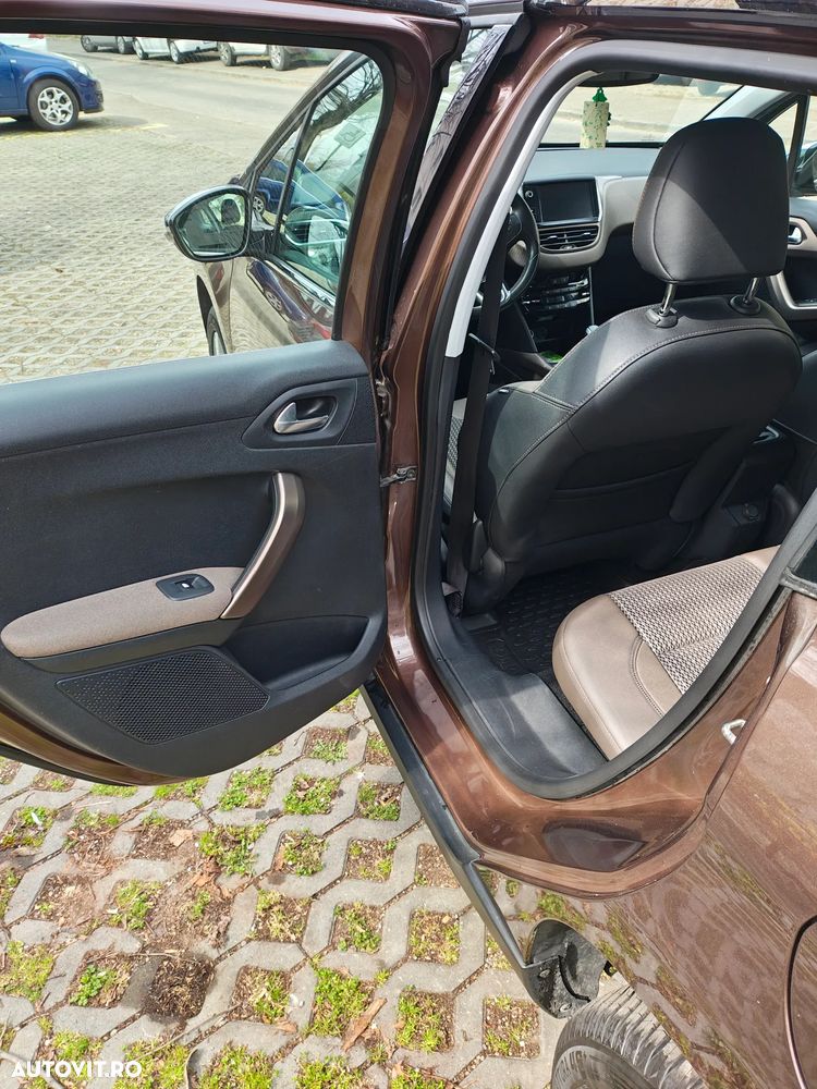 Peugeot 2008 1.2 VTi Allure - 11