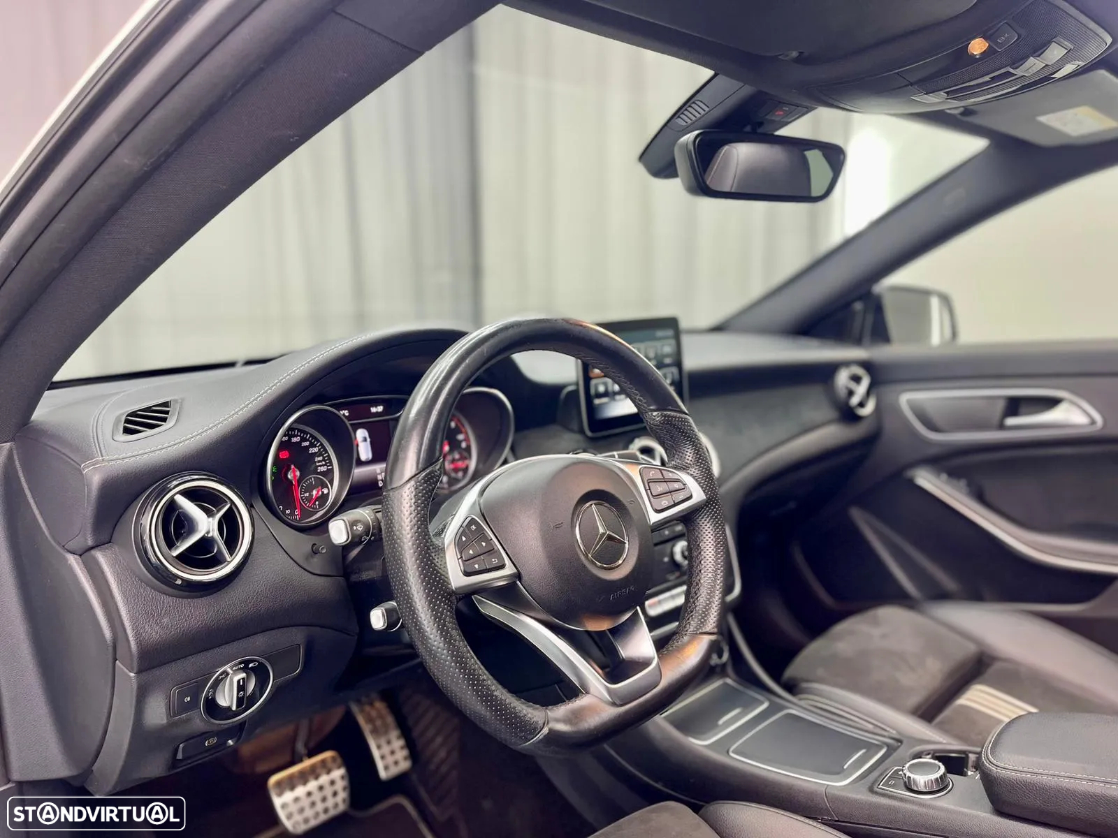 Mercedes-Benz CLA 200 d Shooting Brake AMG Line Aut. - 16