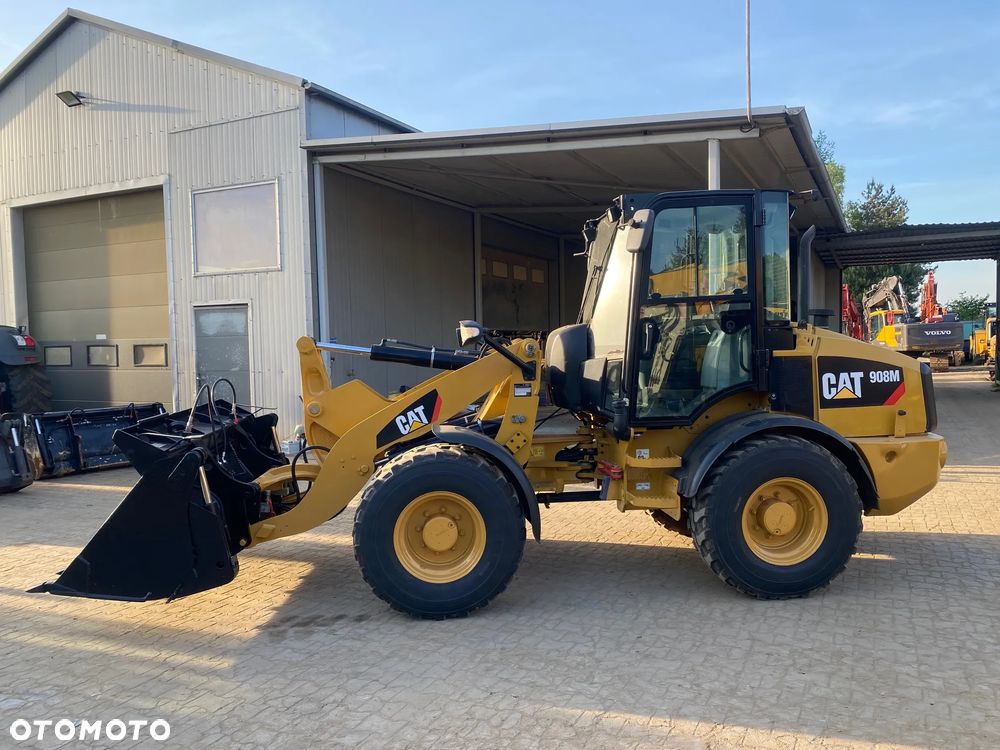 Caterpillar CAT 908M, 2017 ROK, 3900 MTH, ŁYŻKA OTWIERANA + WIDŁY, z NIEMIEC, - 2