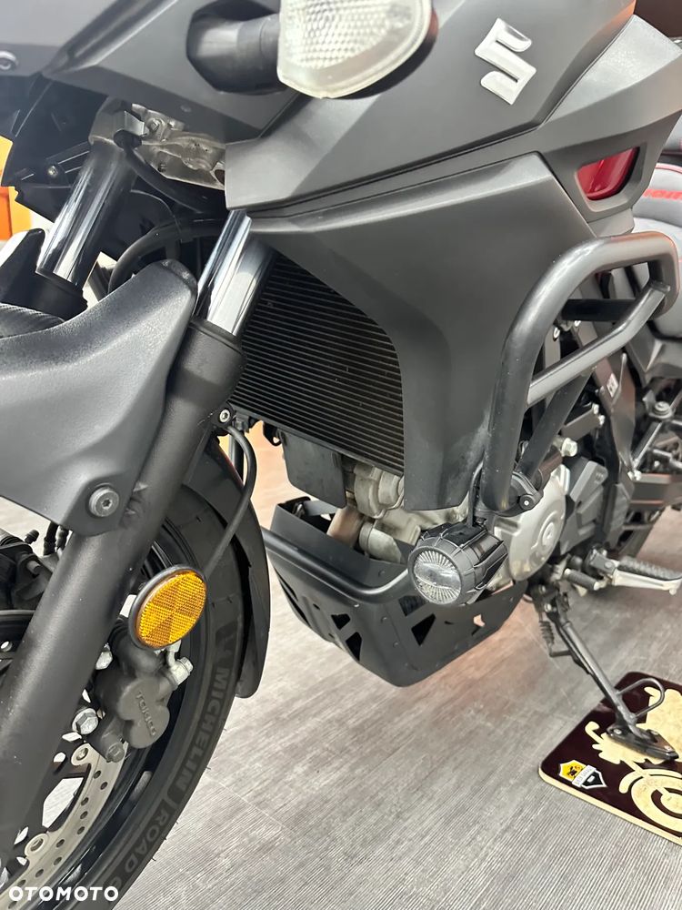 Suzuki V-STROM - 8