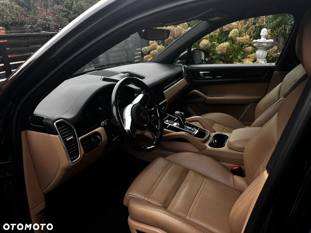 Porsche Cayenne - 16