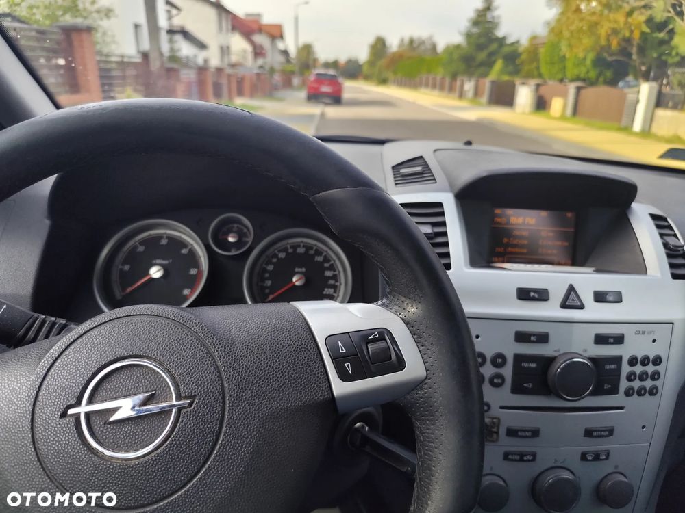 Opel Zafira - 8