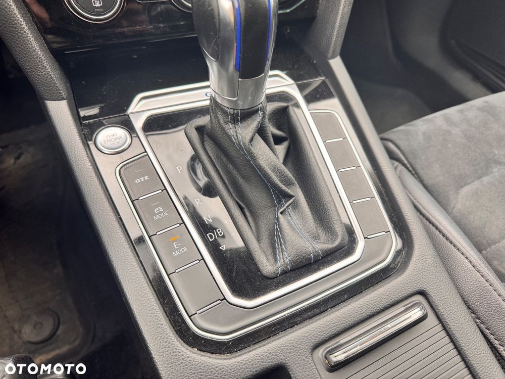 Volkswagen Passat - 9
