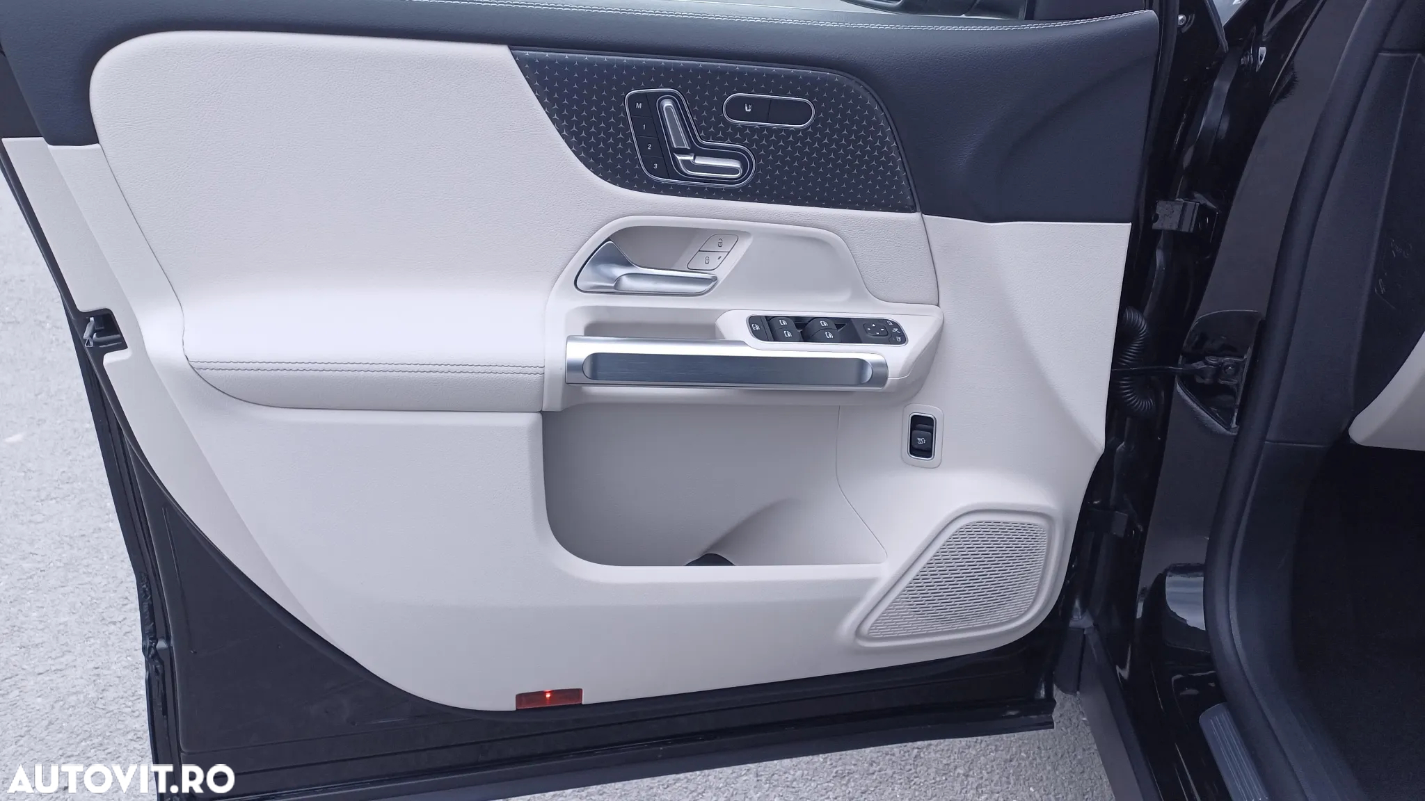 Mercedes-Benz GLB - 10