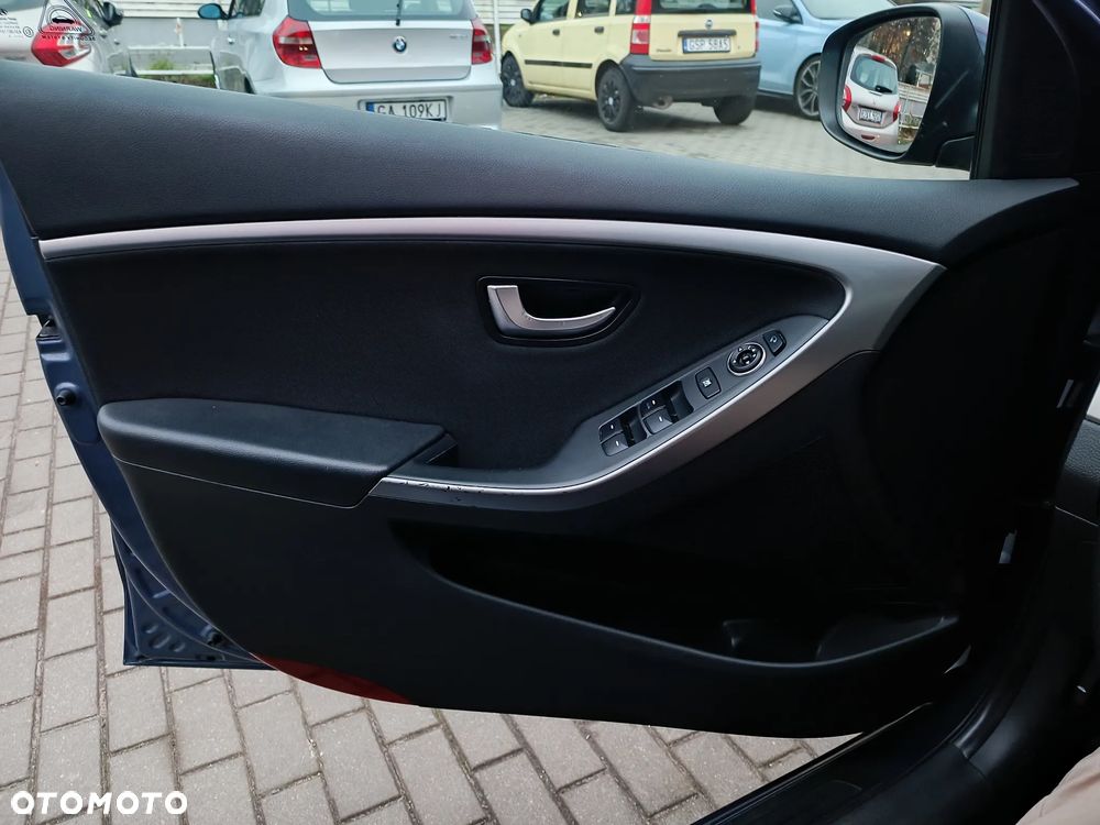 Hyundai i30 1.6 Automatik Trend - 23
