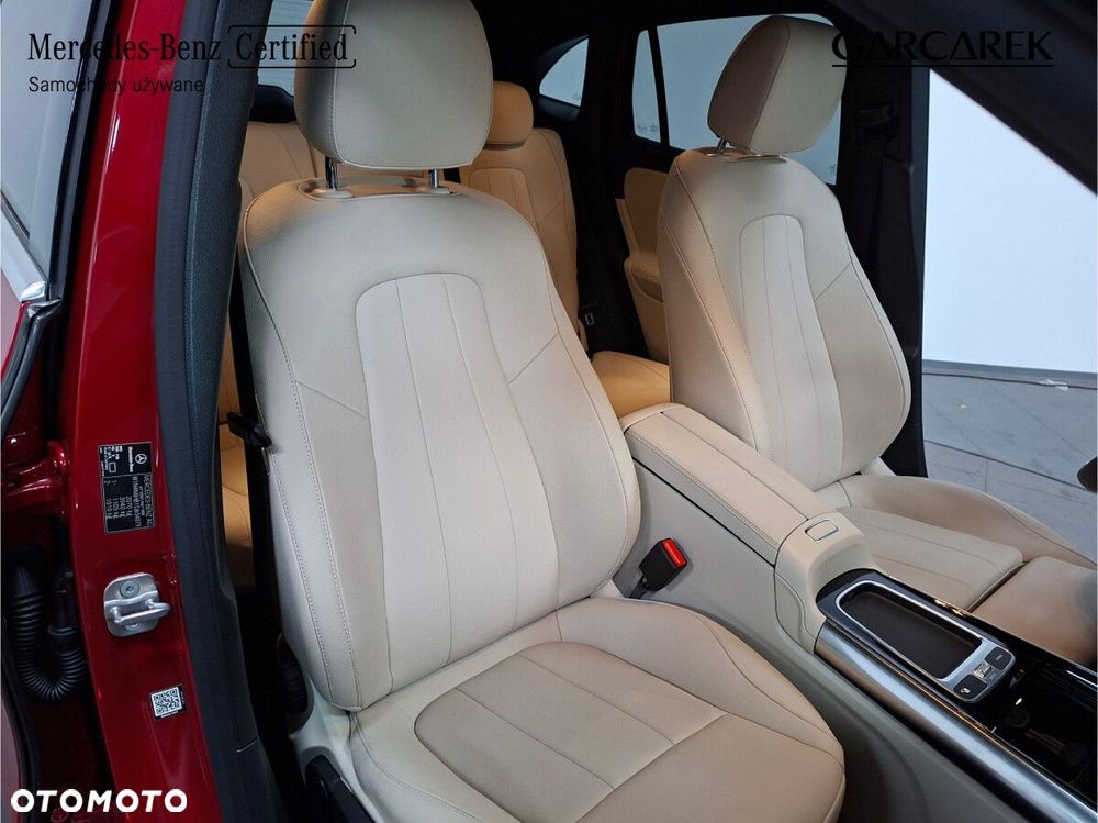 Mercedes-Benz GLA - 21