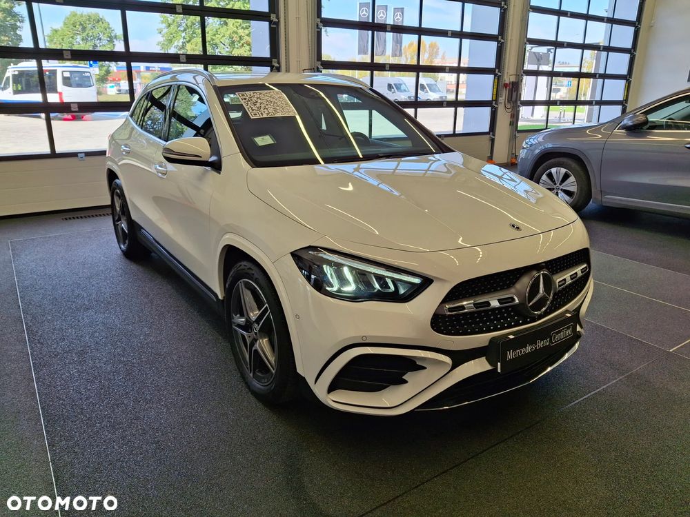 Mercedes-Benz GLA 200 AMG Line - 3