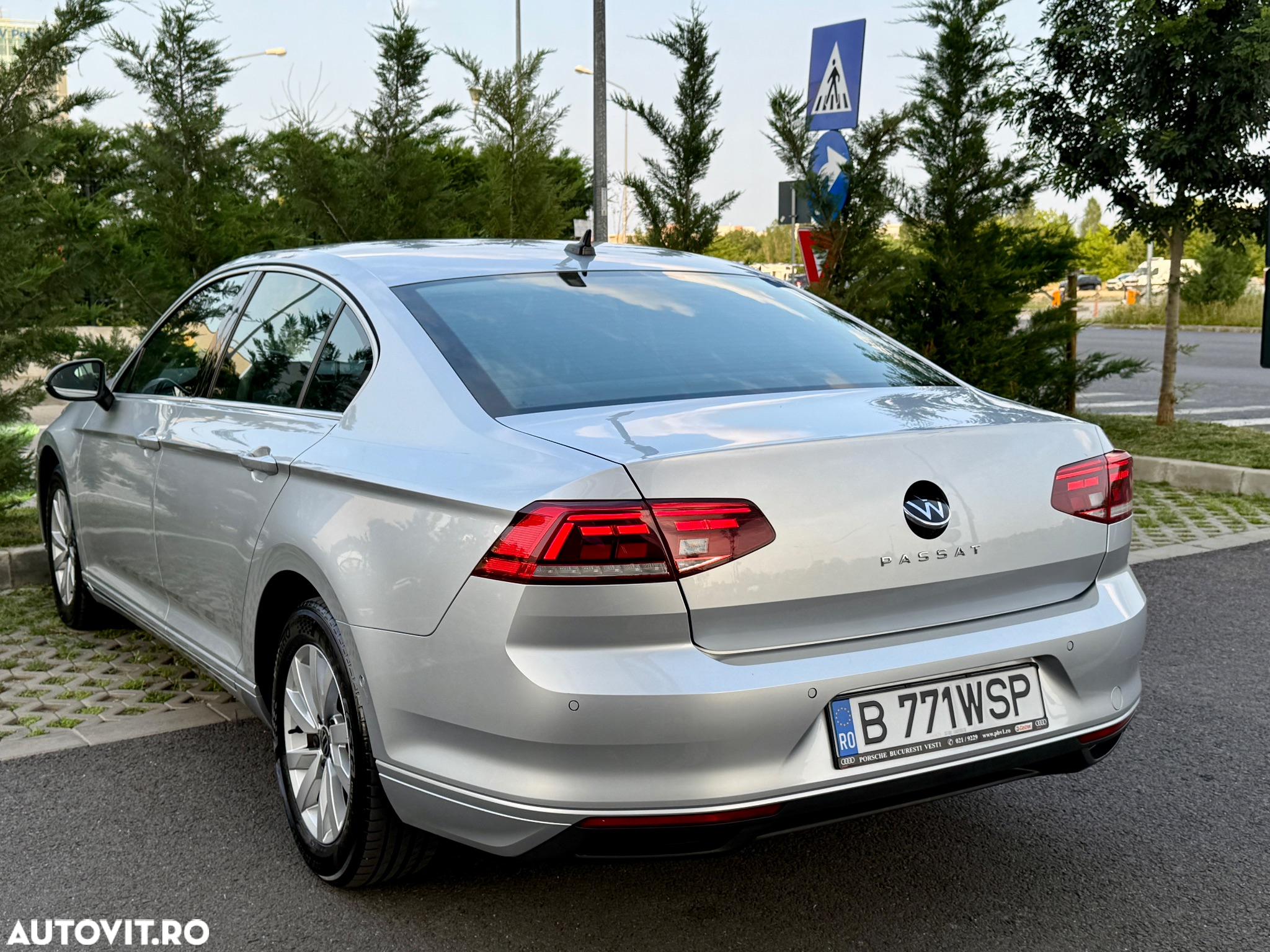 Volkswagen Passat Variant 2.0 TDI Highline - 3