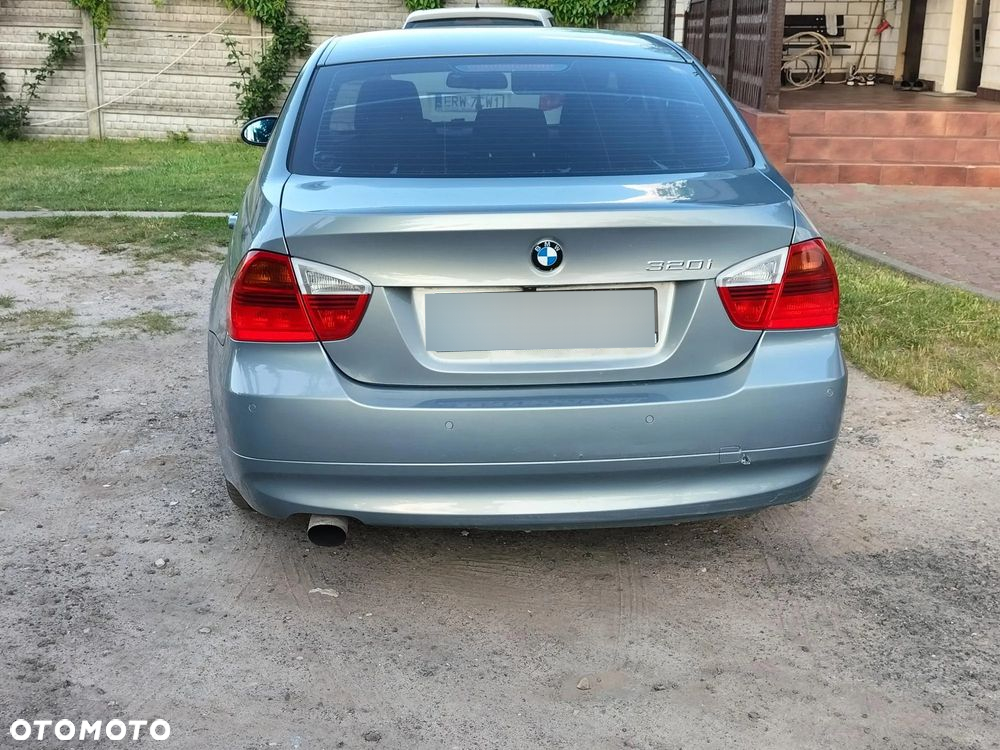BMW Seria 3 320i - 13