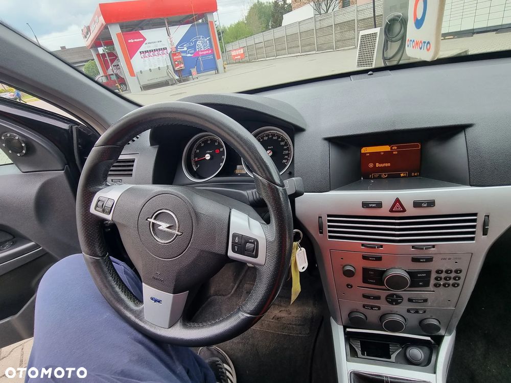 Opel Astra 2.0 T Cosmo - 5