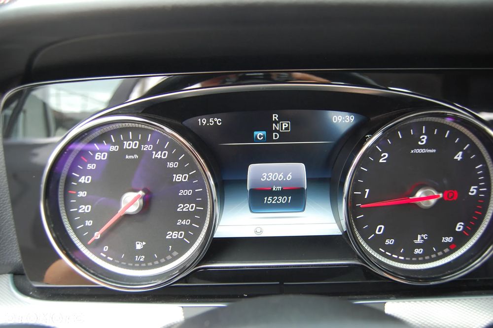 Mercedes-Benz Klasa E 220 d 9G-TRONIC Avantgarde - 24