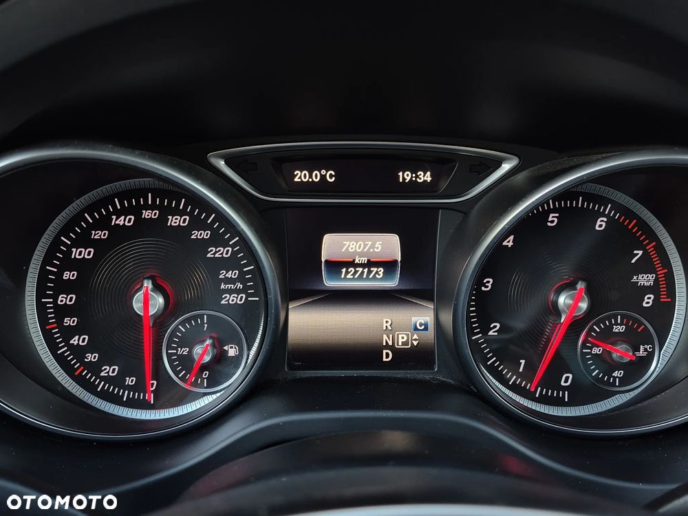 Mercedes-Benz CLA 250 4Matic 7G-DCT - 23