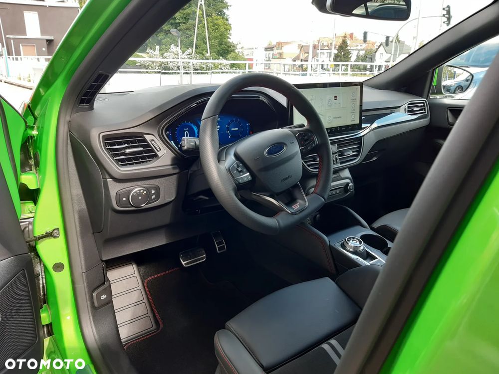 Ford Focus 2.3 EcoBoost ST X - 22