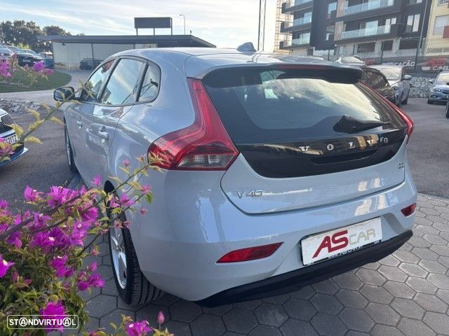 Volvo V40 D2 - 21