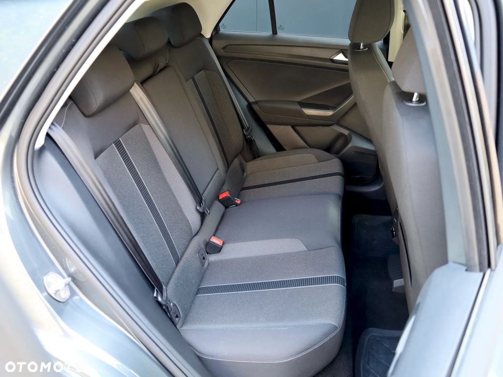 Volkswagen T-Roc 1.5 TSI Life Plus DSG - 32
