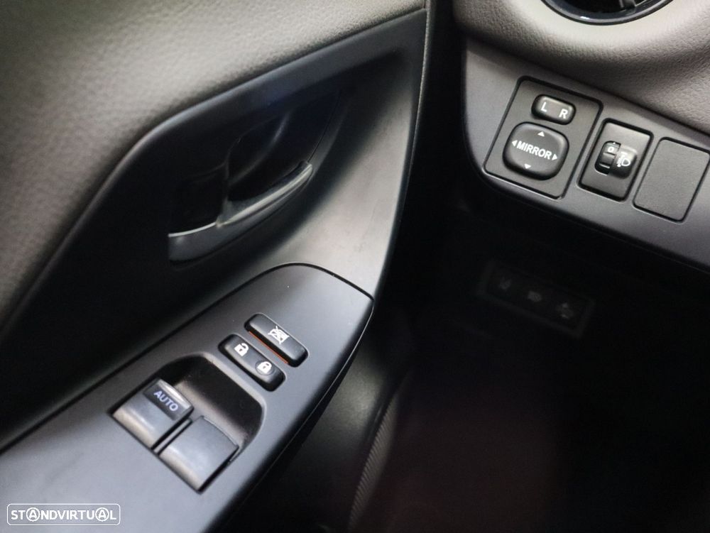 Toyota Yaris 1.5 HSD Comfort - 15