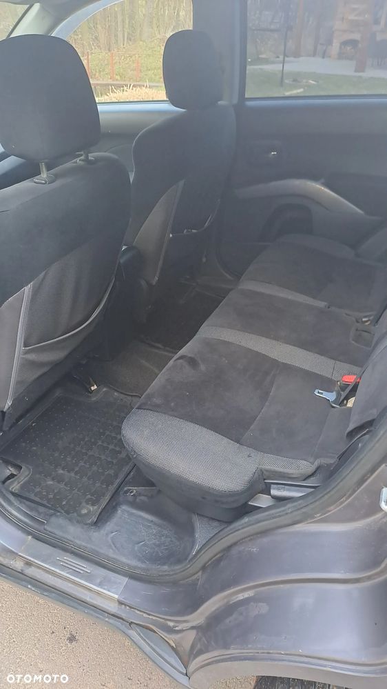 Mitsubishi Outlander 2.0 DID Instyle - 9