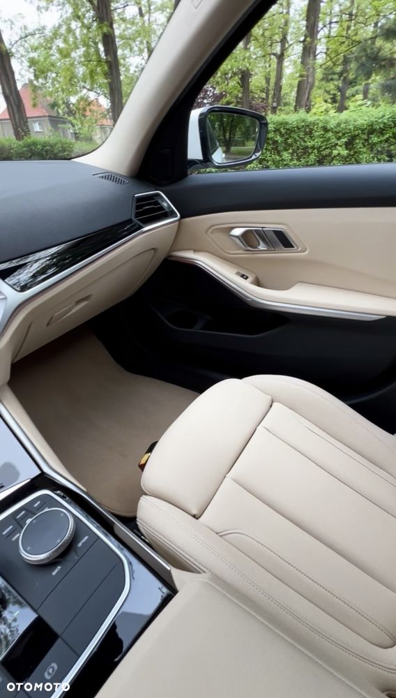 BMW Seria 3 320i GPF Sport Line - 12
