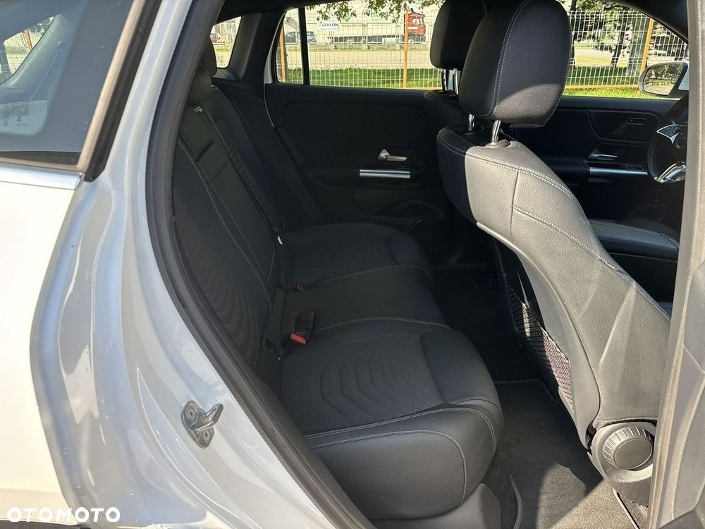 Mercedes-Benz EQA 250+ - 17