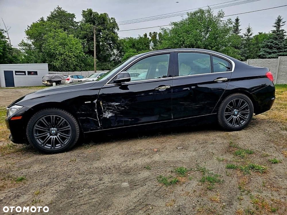 BMW Seria 3 328i xDrive Sport Line - 12