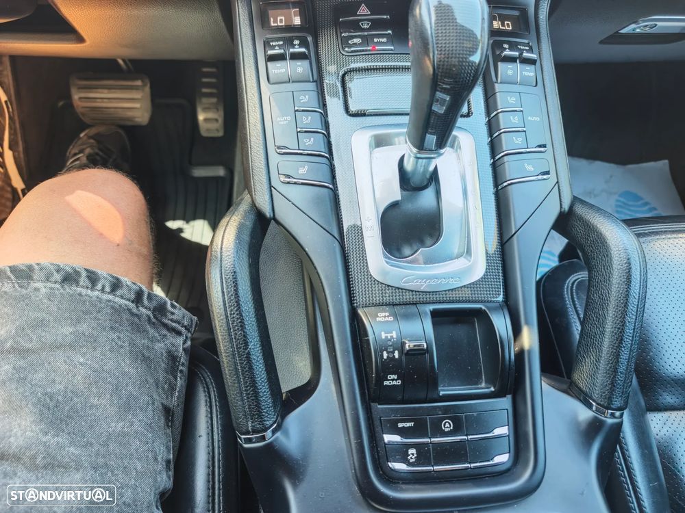Porsche Cayenne Platinum Edition - 18