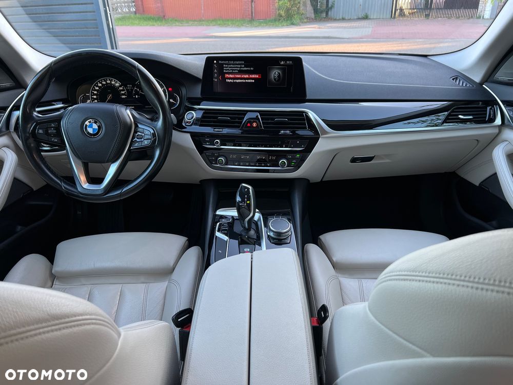 BMW Seria 5 520d xDrive Luxury Line sport - 25