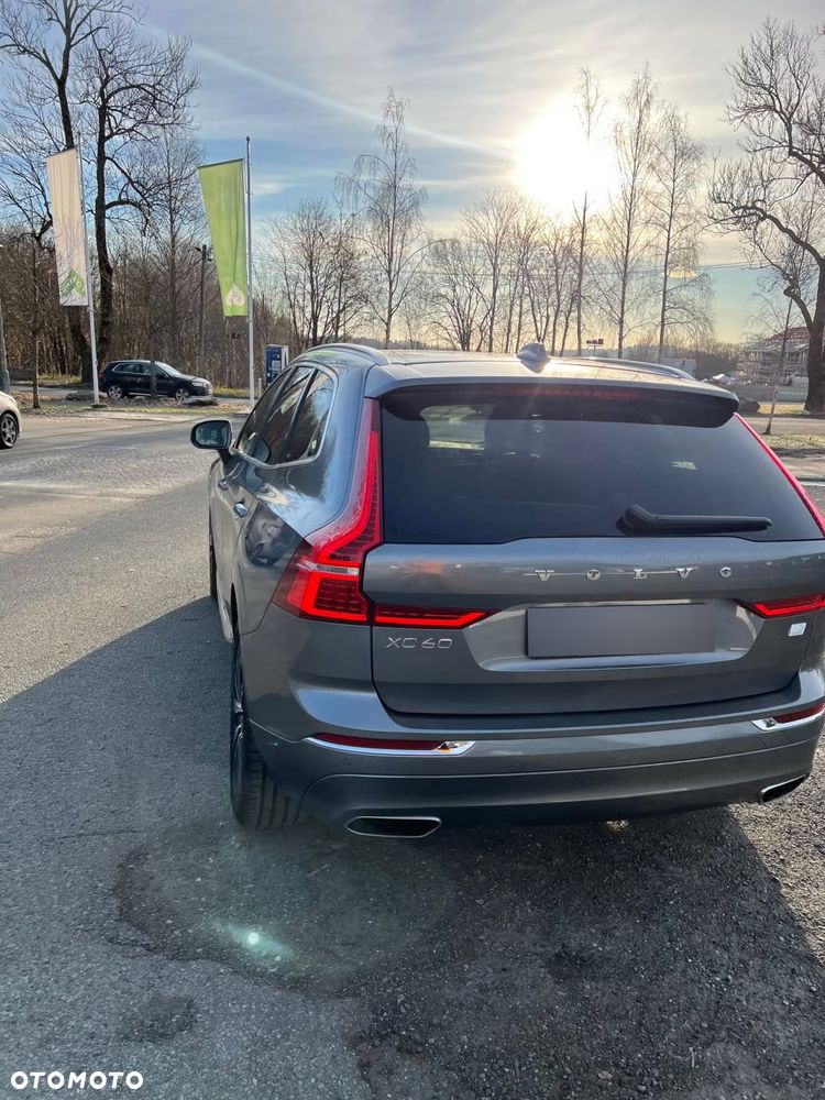 Volvo XC 60 T6 Plug-In Hybrid AWD R-Design - 10