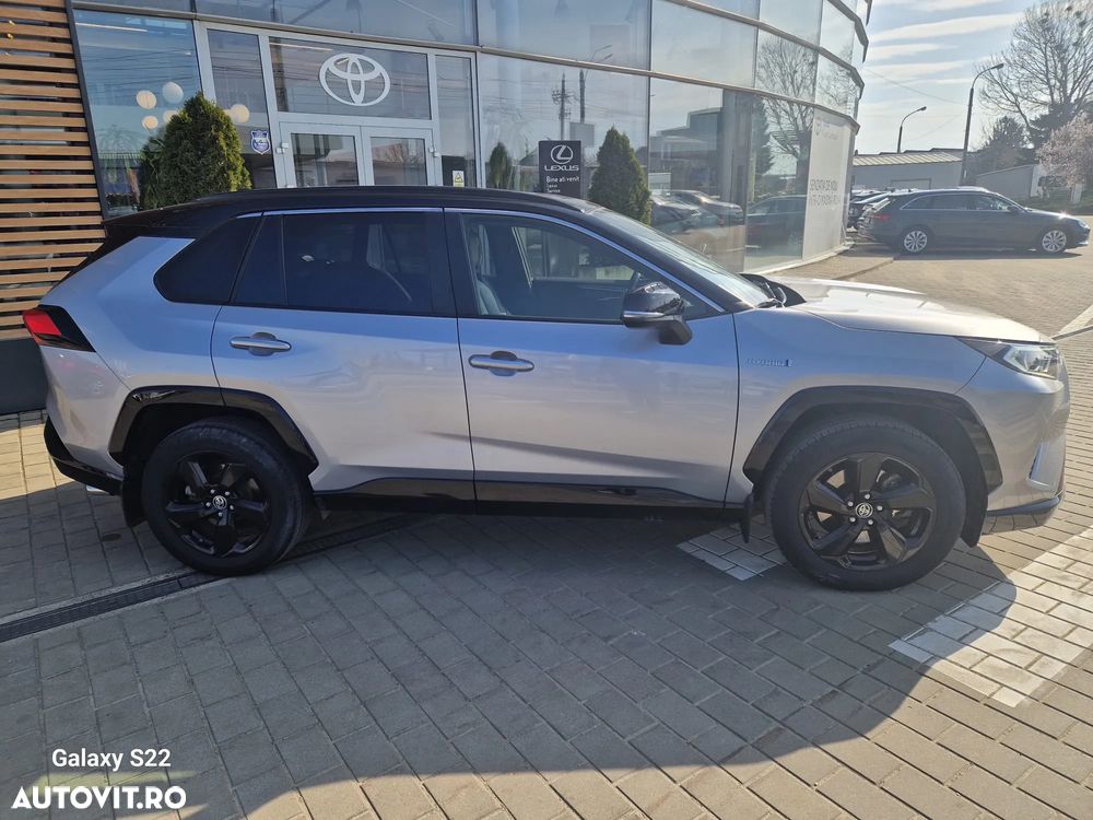 Toyota RAV4 - 8