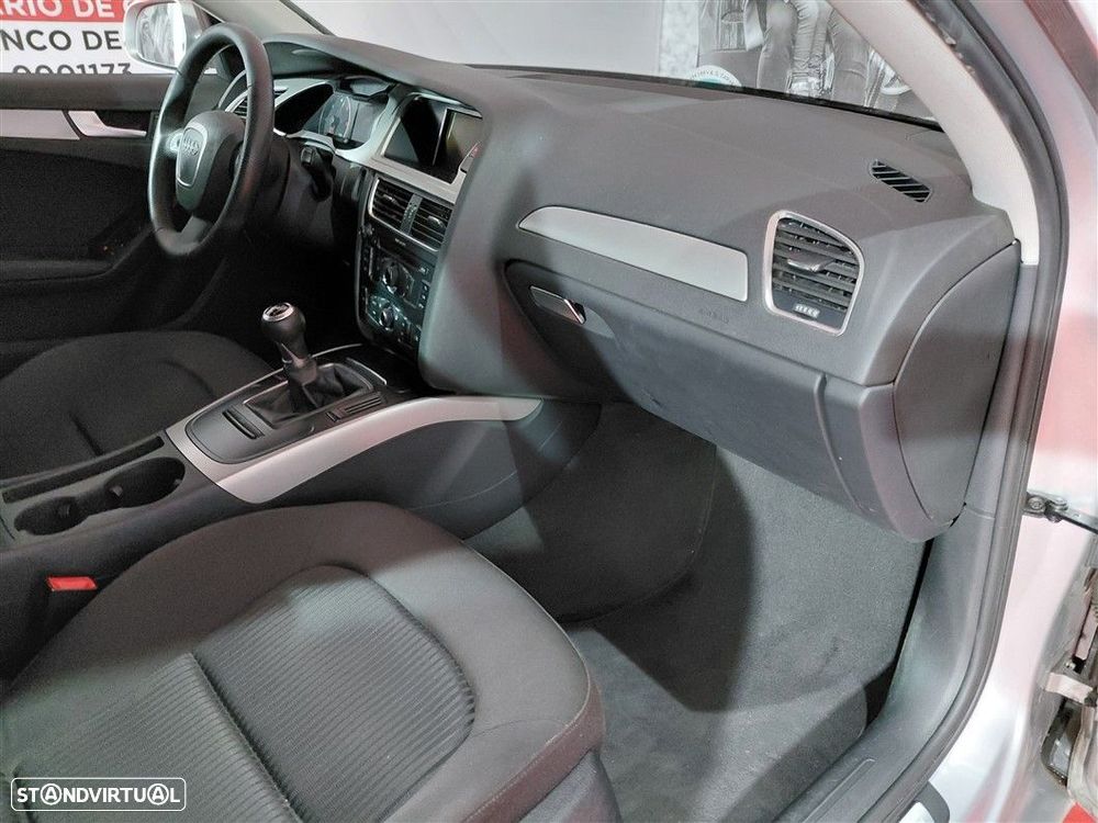 Audi A4 2.0 TDI Advance - 21