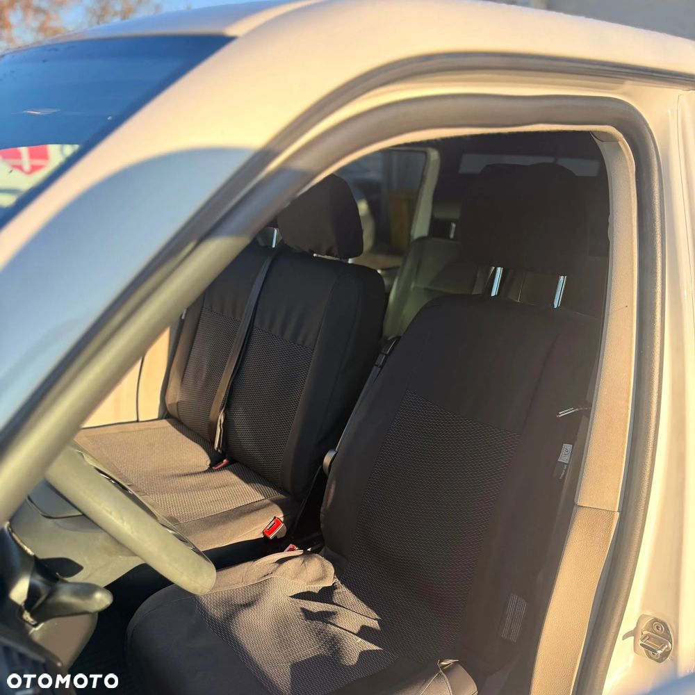 Volkswagen Multivan - 12