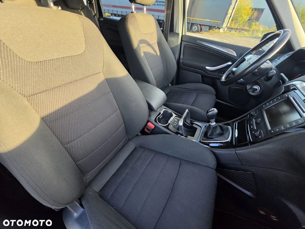 Ford S-Max - 21