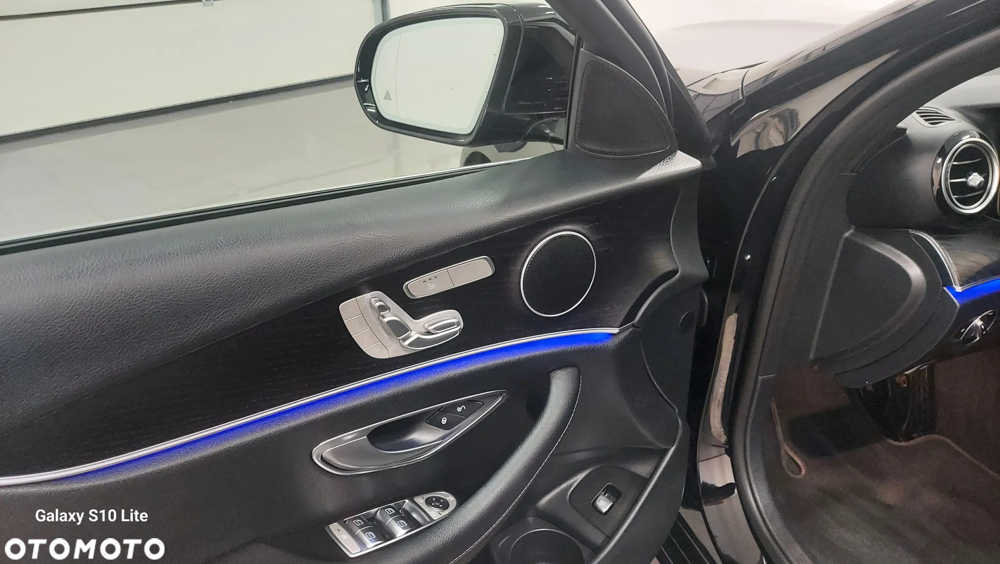 Mercedes-Benz Klasa E 300 de 4Matic 9G-TRONIC AMG Line - 12