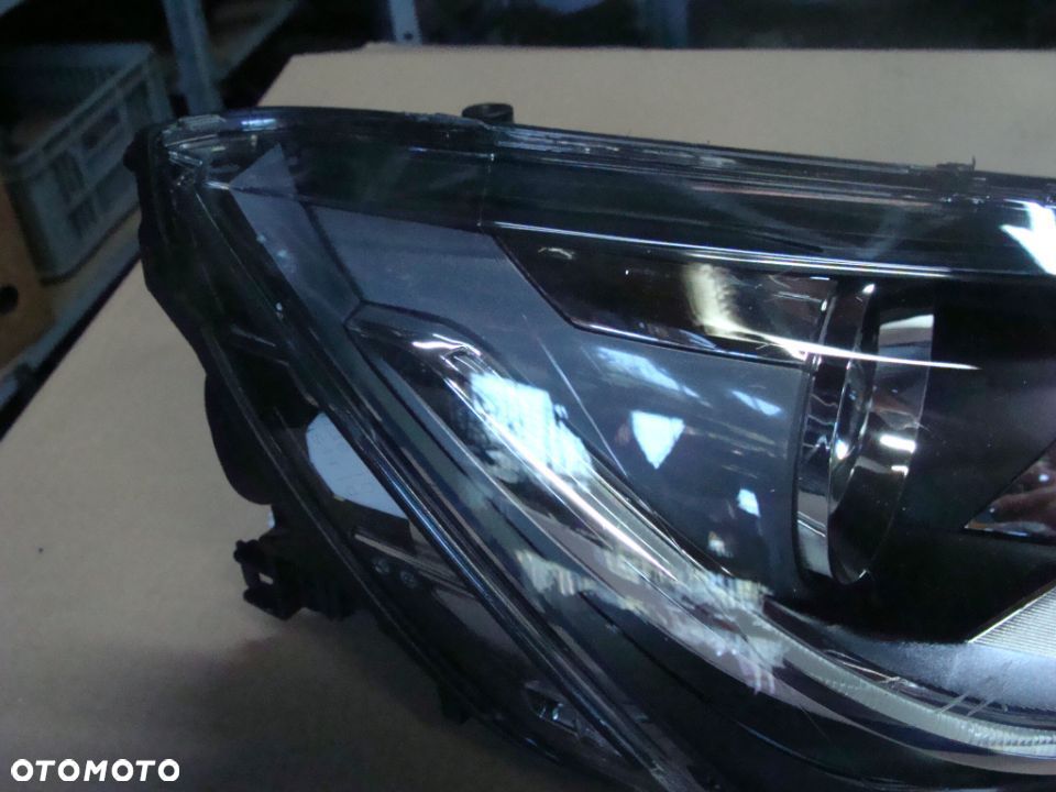 AUDI A1 8X LAMPA PRZEDNIA PRAWA BI-XENON 8X0941044 - 2