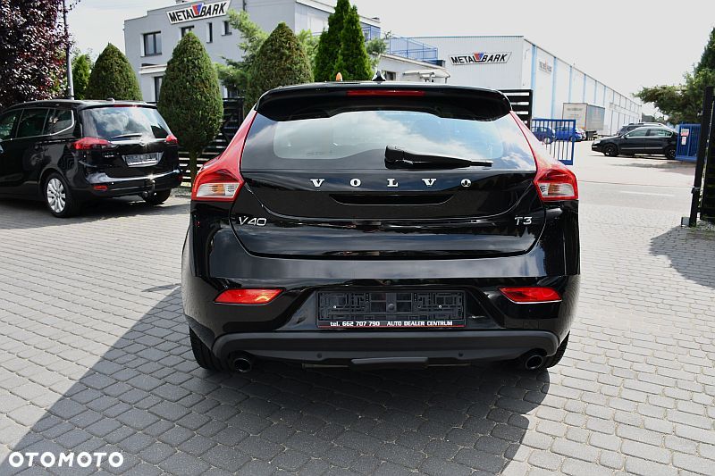 Volvo V40 T3 Momentum - 33