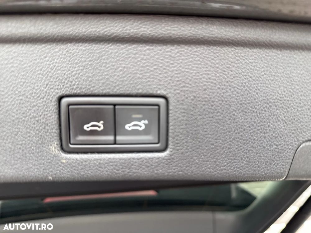 Volkswagen Touareg V6 TDI 4MOTION Elegance - 34