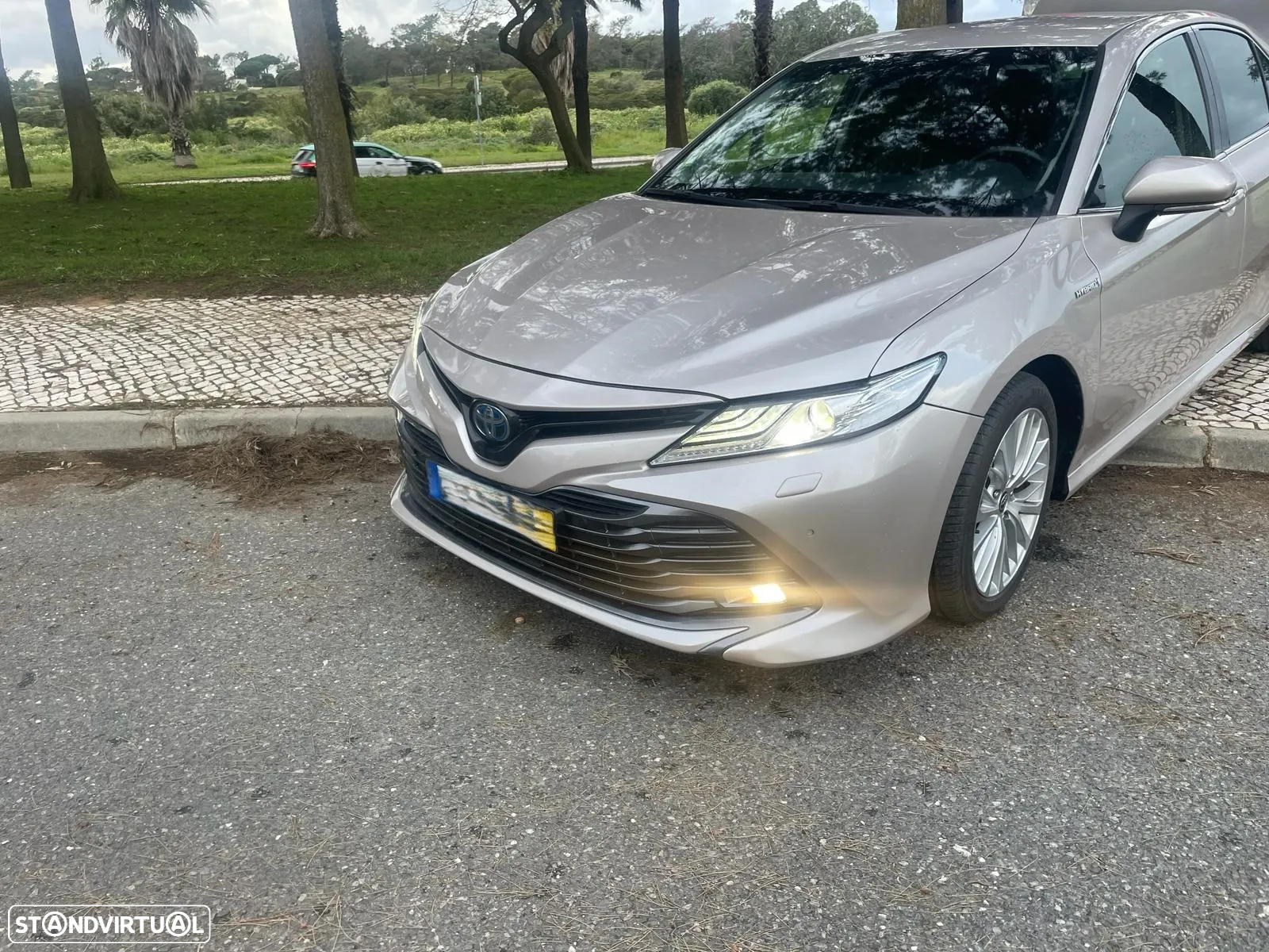 Toyota Camry 2.5 Hybrid Luxury - 5