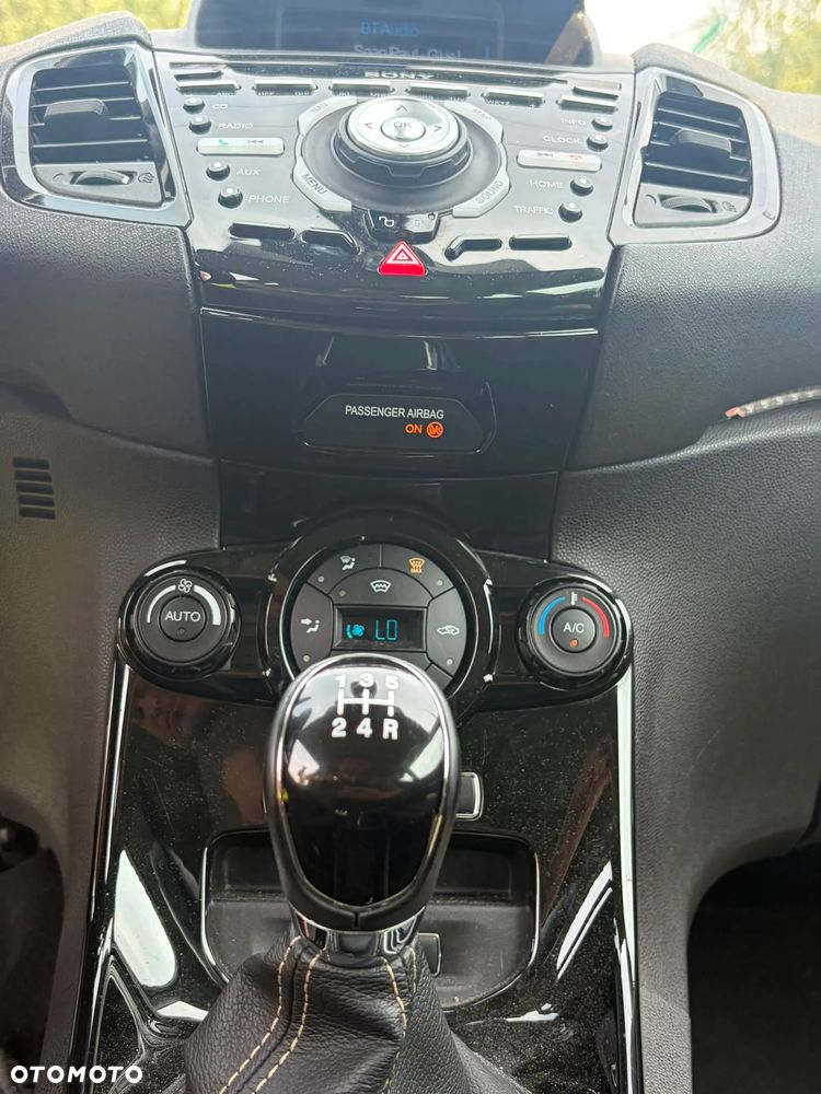 Ford Fiesta - 10