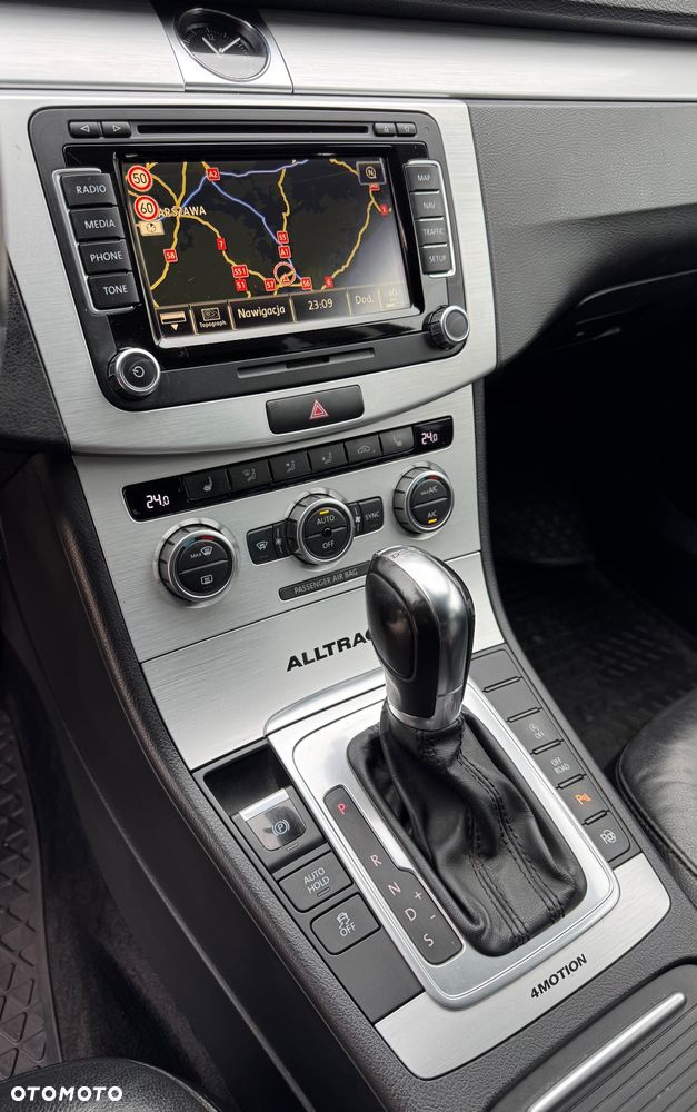 Volkswagen Passat 2.0 TDI Highline DSG - 24