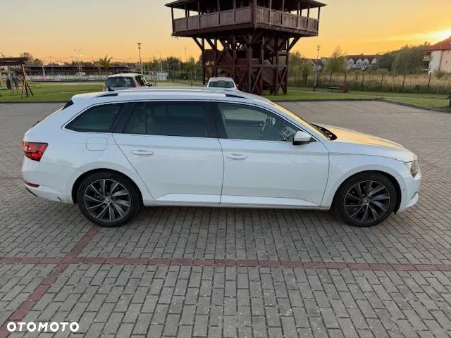 Skoda Superb 2.0 TDI L&K DSG - 2