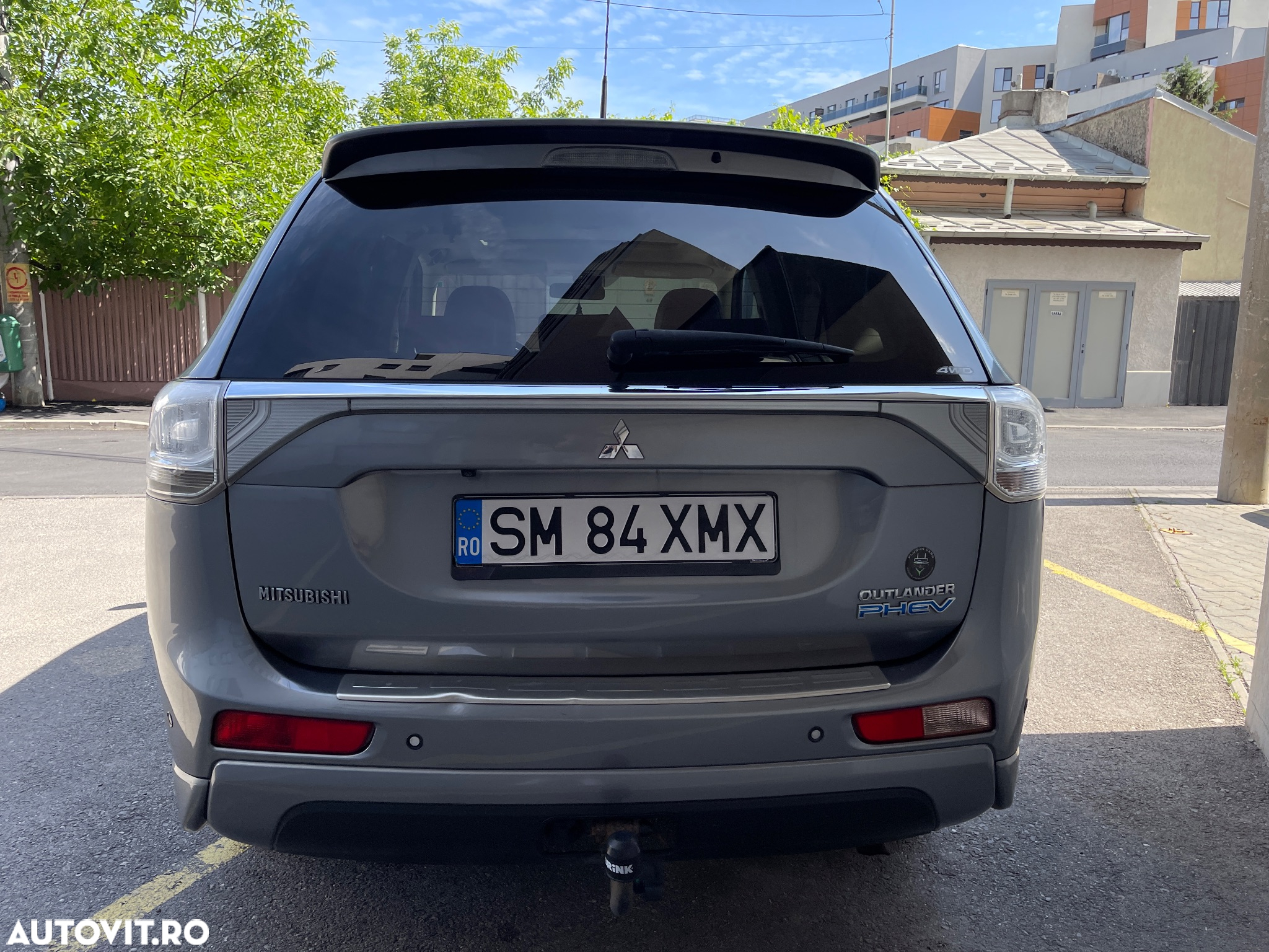 Mitsubishi Outlander 2.0 4WD Plug-In Hybrid - 2