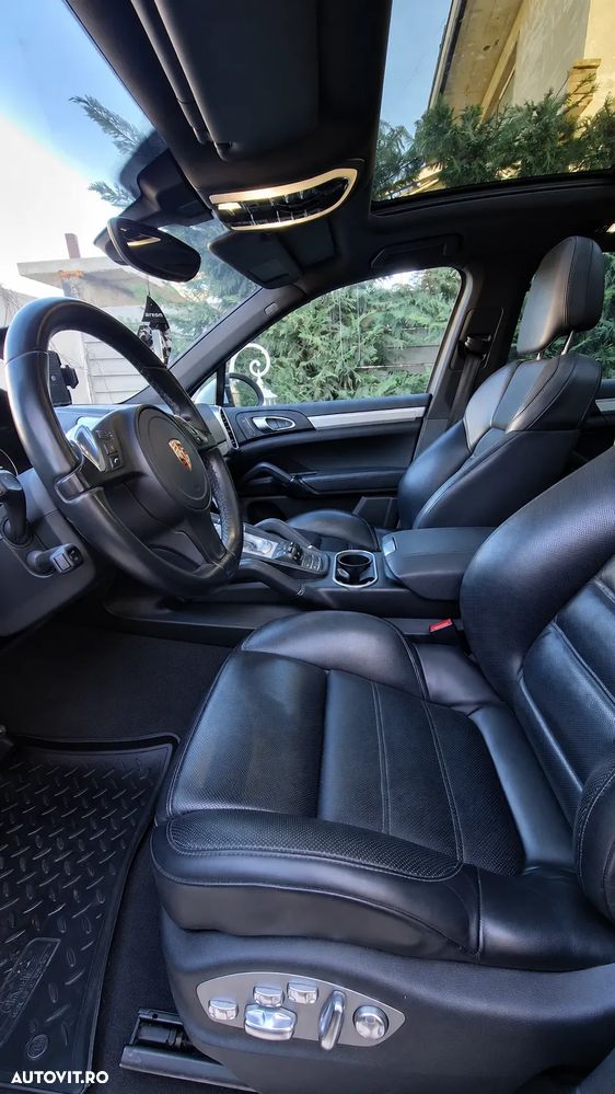 Porsche Cayenne - 15